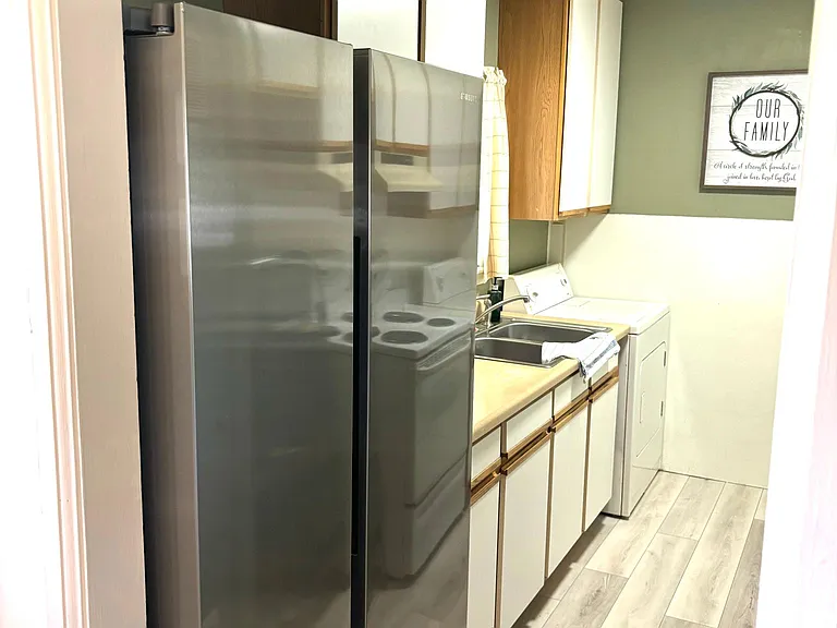 4401 Highline Pl — Photo 3