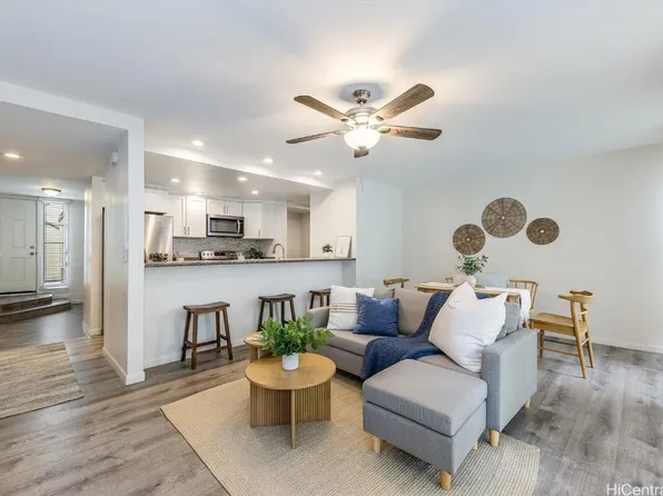 98-360 Koauka Loop APT 240, Aiea, HI 96701