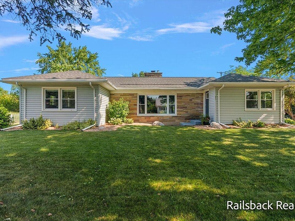 1st image of 85 Orchard Dr NW