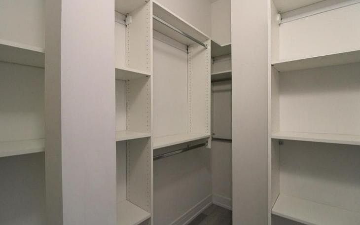1st image of 916 N Winchester Ave #4