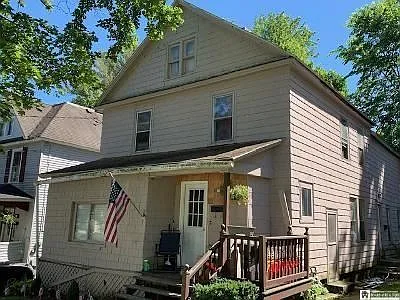 23 Dearing Ave photo 1