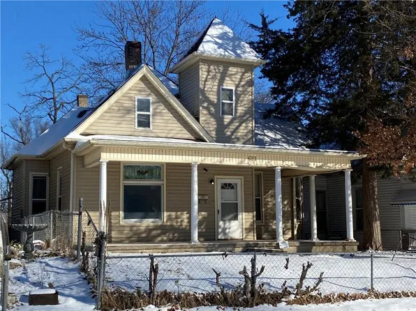 621 S 16th St, Saint Joseph, MO 64501