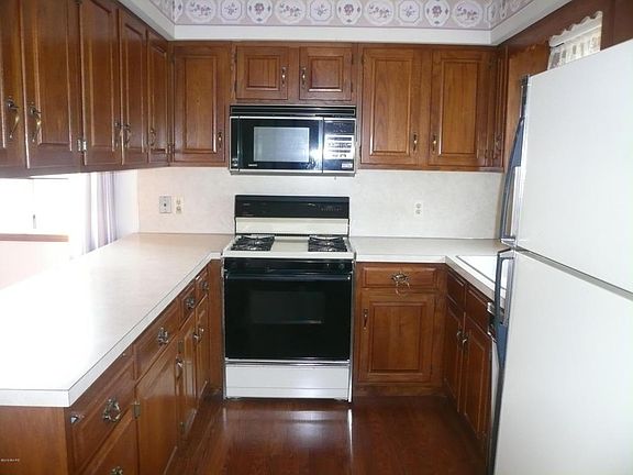 2nd image of 5907 Leisure South Dr SE