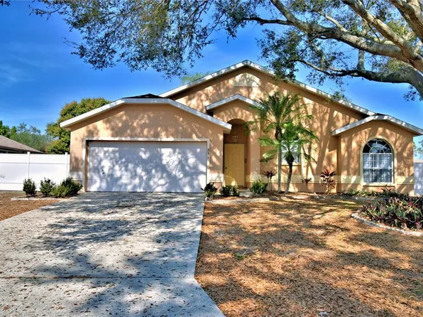 851 Hunt Cir, Lake Wales, FL 33853