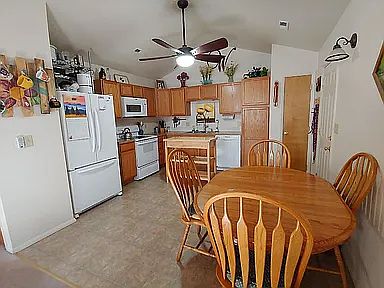 3rd image of 1041 Boswell Dr