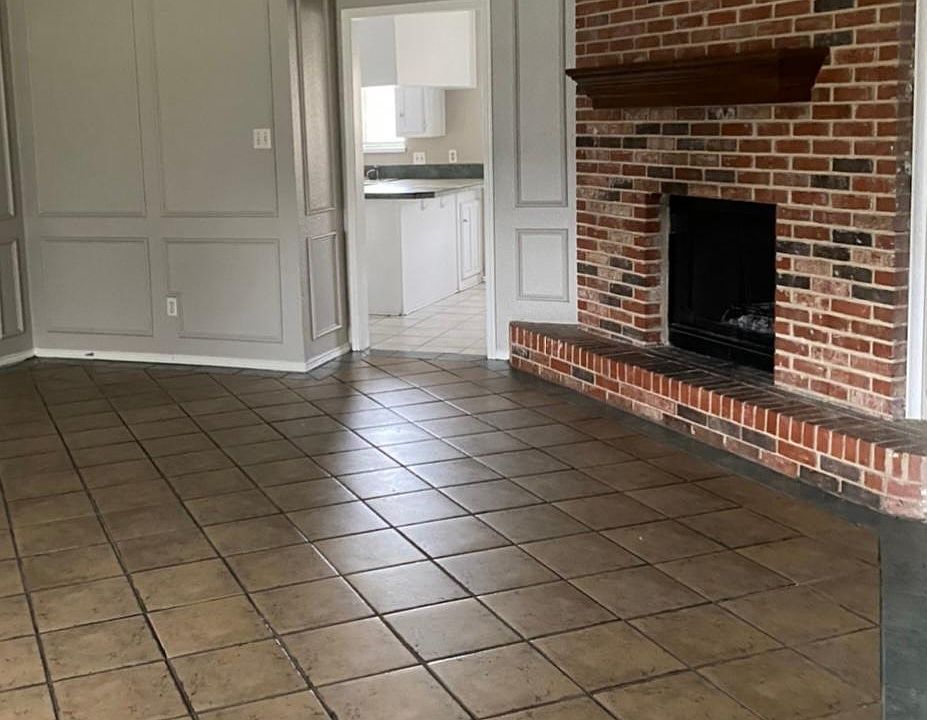 1st image of 2805 Shady Grove Dr