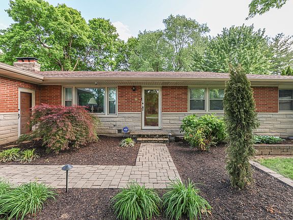 5th image of 123 E Cragmont Dr
