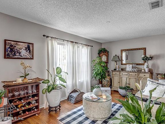 3rd image of 2872 GOLDEN POND Boulevard
