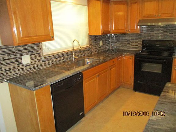 4th image of 8504 Sandberry Blvd