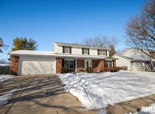 1813 Hunter Ridge Dr, Springfield, IL 62704