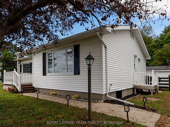 3rd image of 5765 Rideau River Rd