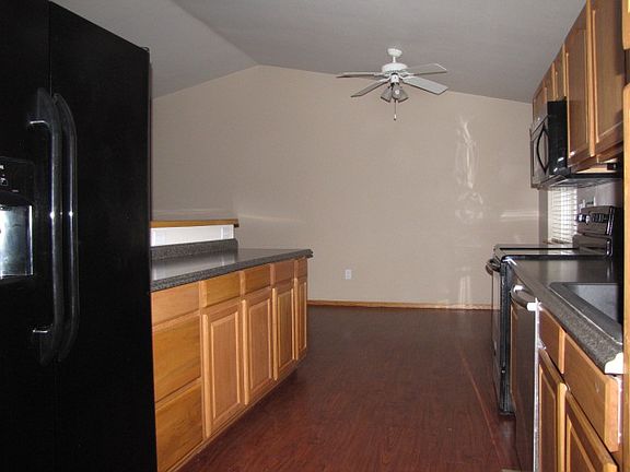 3rd image of 767 Ponderosa Dr