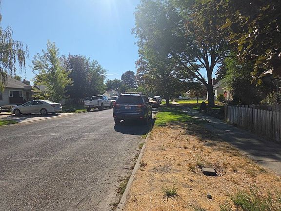 5th image of 1621 9th Ave E