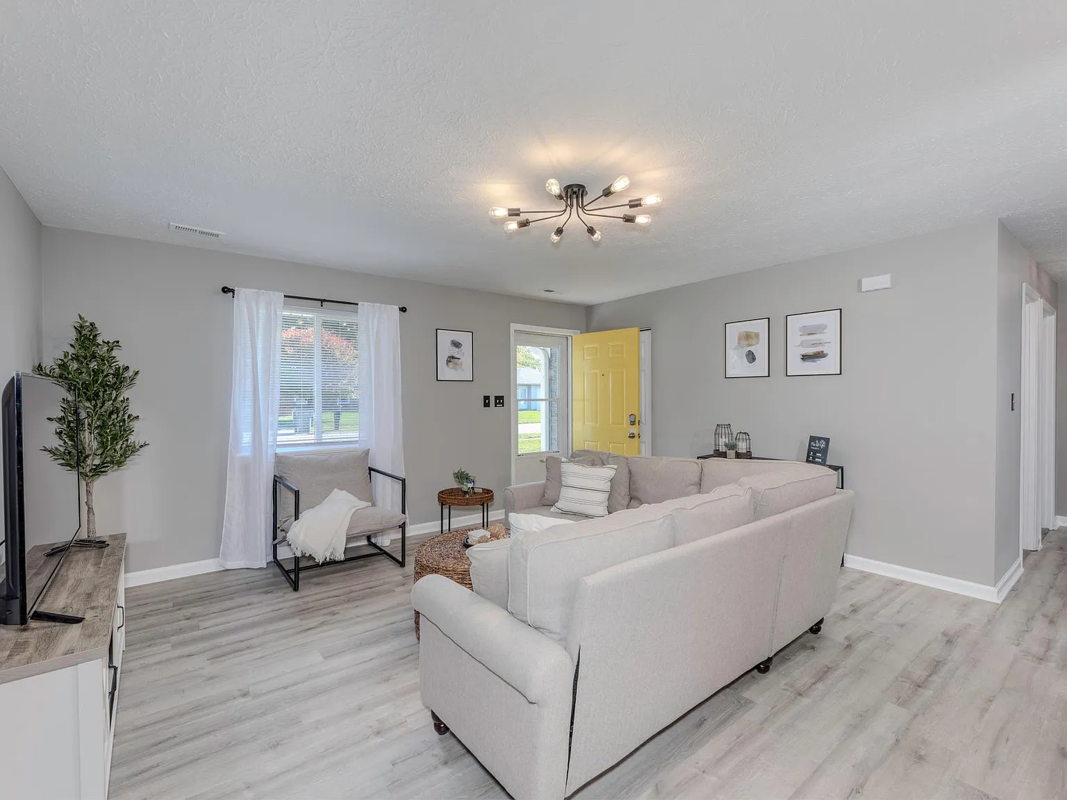 8126 Xenia Dr — Photo 2