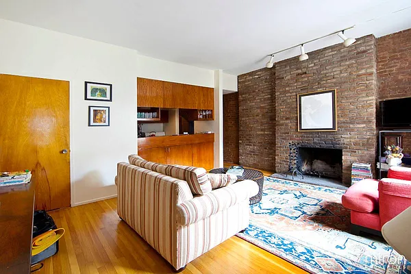 Rented by Miron Properties | media 8