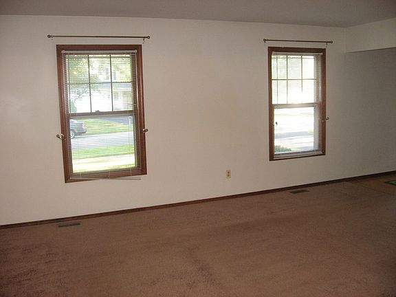 5th image of 1531 Williams Ave