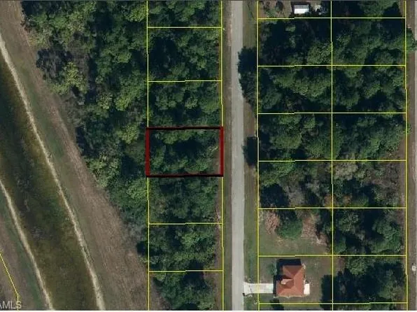 6085 Kumquat Cir, Labelle, FL 33935