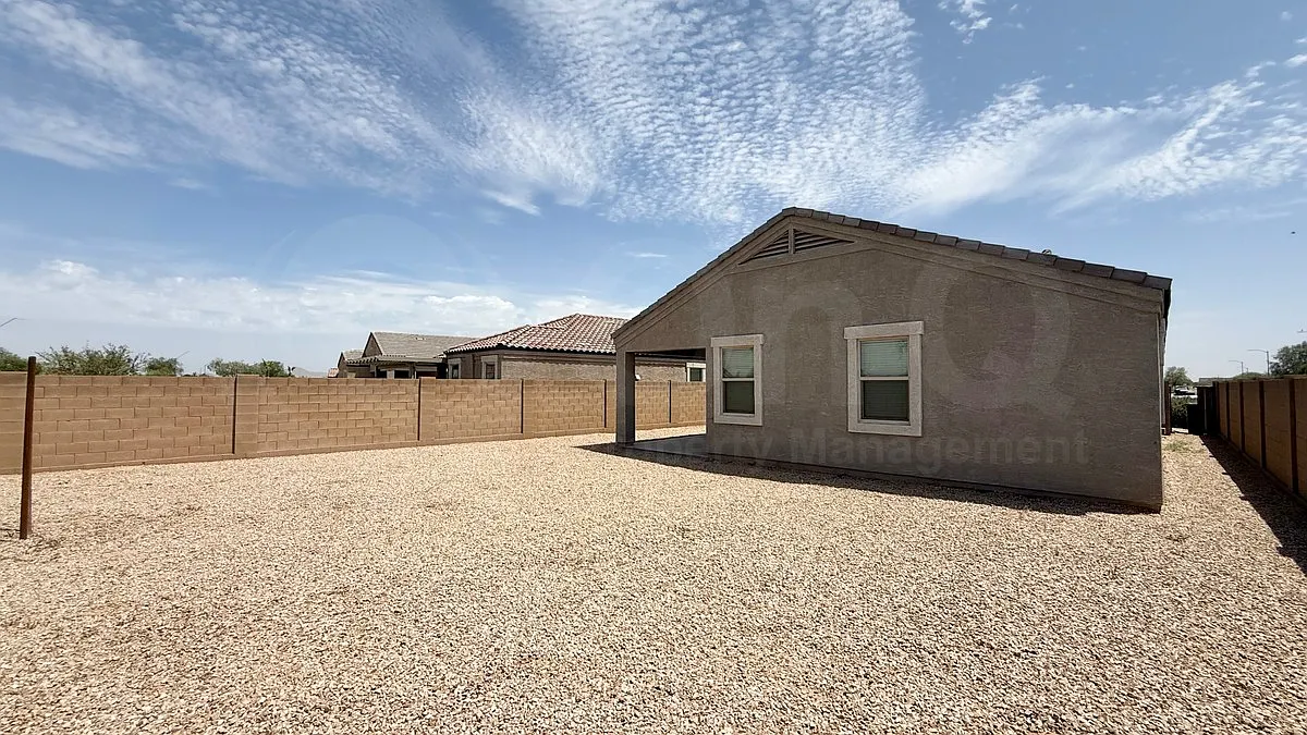 4 bed, 2.0 bath, 1716 sqft, $1,699 — Photo 4