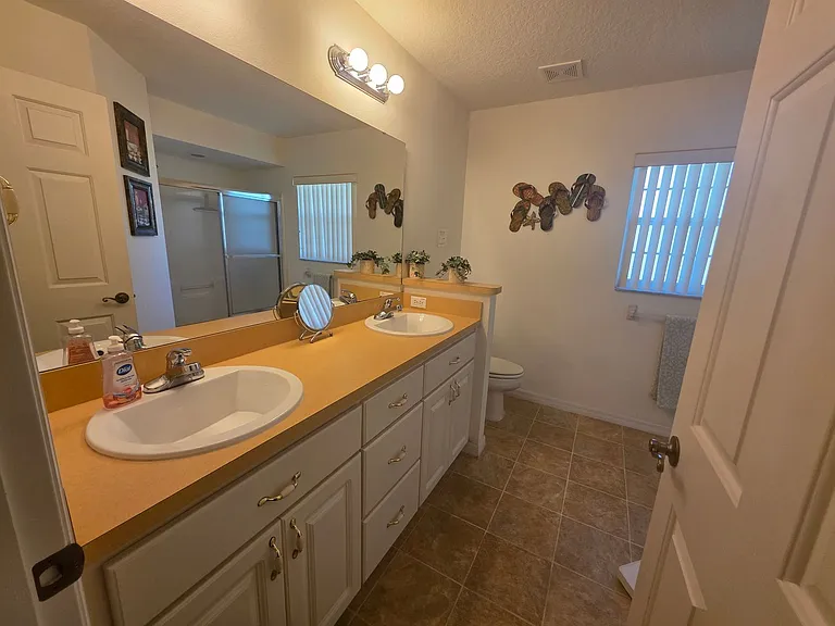 982 N Foxrun Ter — Photo 18