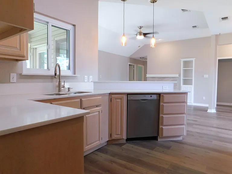 2529 John Dr — Photo 7