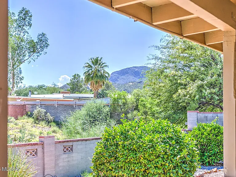 2891 W Saint Tropaz Ave — Photo 31