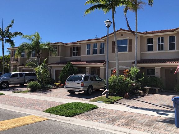 3rd image of 221 Riverwalk Cir