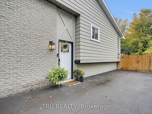 3rd image of 470 Joseph St