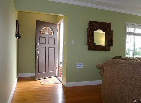 4th image of 3605 Gaviota Ave