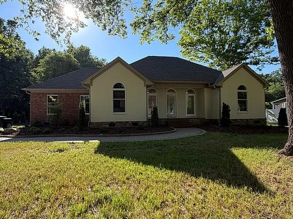 504 Dorado Dr, High Point, NC 27265