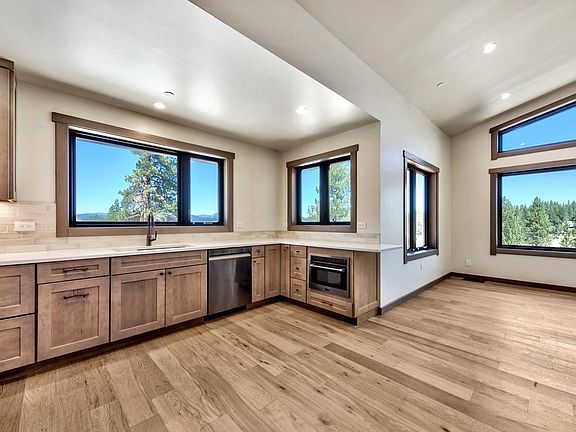3rd image of 10746 Courtenay Ln