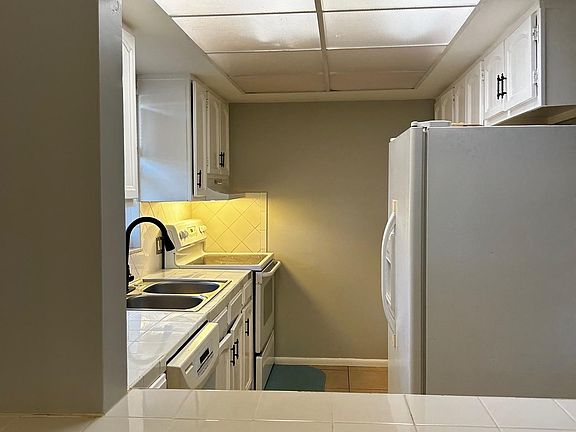 2nd image of 1508 43rd Ave #1508