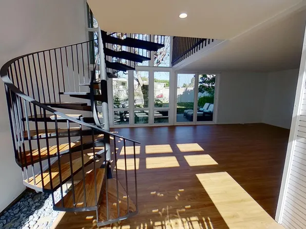(undisclosed Address), Long Beach, CA 90807