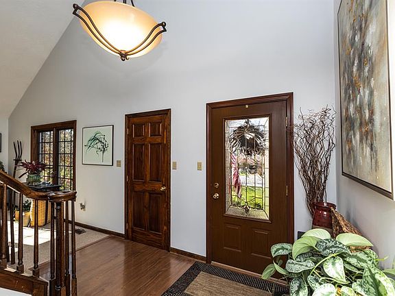 4th image of 4453 Valley Brook Dr