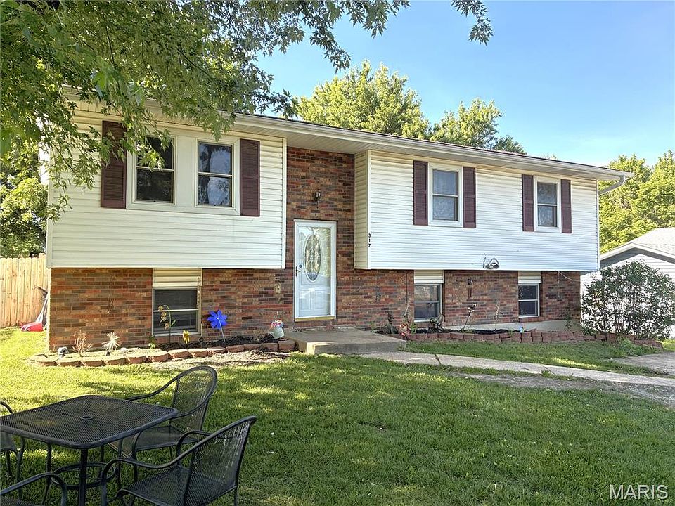 1st image of 317 Marty Dr