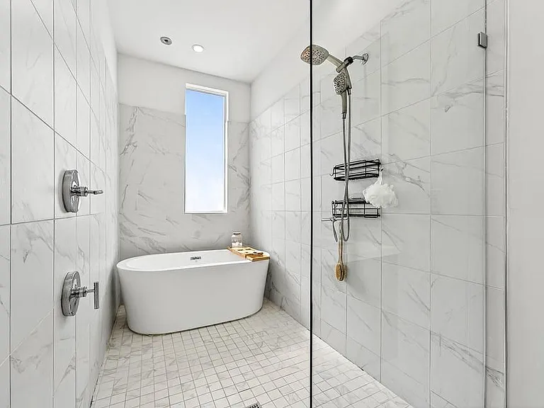 1034 NE 18th Ave #102 — Photo 9