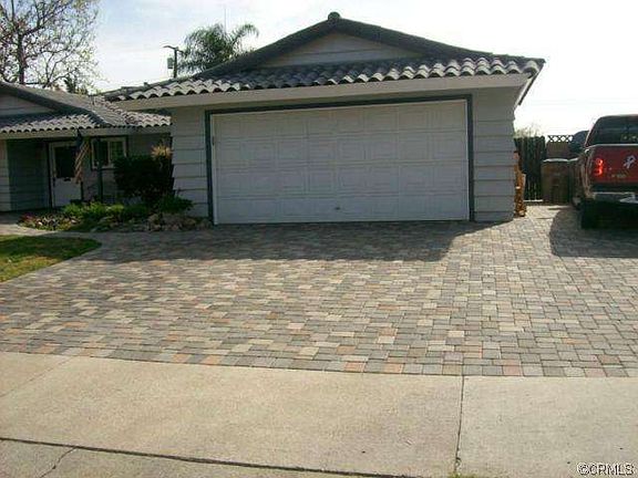 3rd image of 1056 Richmond Dr