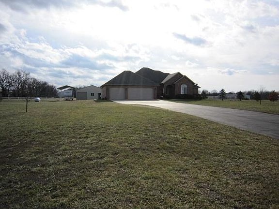 2nd image of 234 Gloriosa Ln