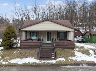 725 3rd Ave, Sutersville, PA