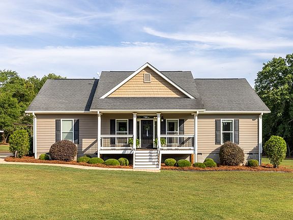 5th image of 322 Wolf Creek Dr