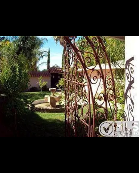6546 Kelvin Ave — Photo 2