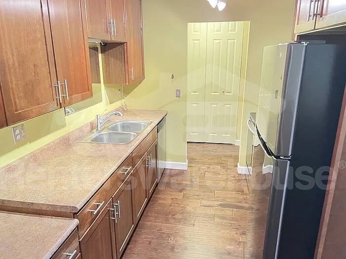 1304 W Medicine Lake Dr #118 — Photo 11