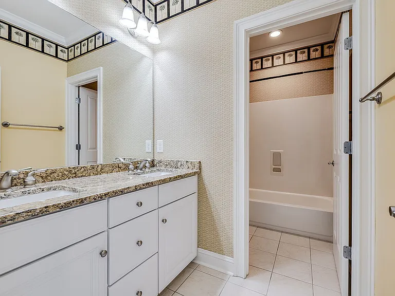 23 Lake Heron Ct W — Photo 33