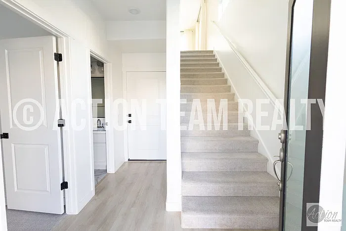 4 bed, 3.0 bath, 1953 sqft, $2,495 — Photo 2