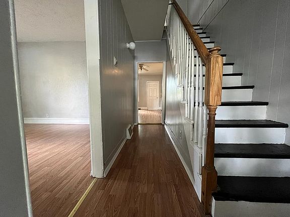 4th image of 415 E Broadway St #415