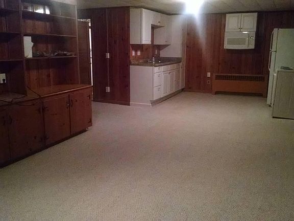 Full Room to Kitchen
