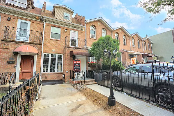 Sold by 5 Boro Realty Corp | media 19