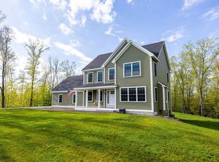 15 Echo Farm Dr, Epping, NH 03042