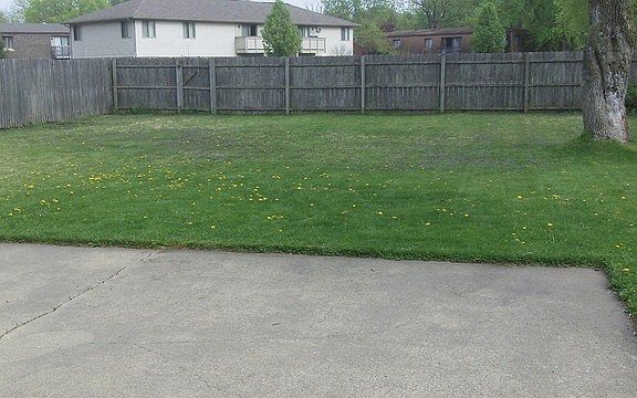2nd image of 586 W Drummond Dr