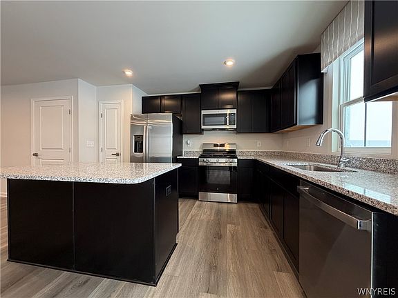 5th image of 6233 Thornden Park Dr