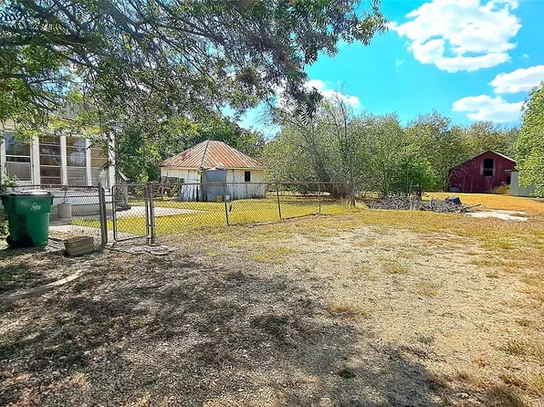 507 Sloan St, Taylor, TX 76574